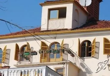 Hotel Pino Torinese Pensión 3*